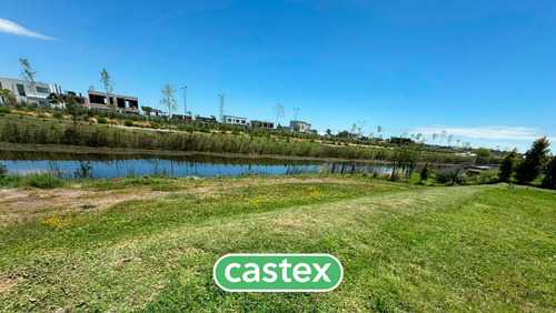 Venta De Lote En El Barrio Costas. Puertos.