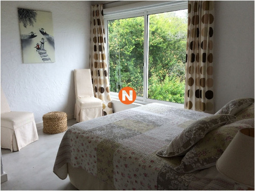 Casa En Venta Y Alquiler, Golf, Punta Del Este, 6 Dormitorios.- Ref: 206747