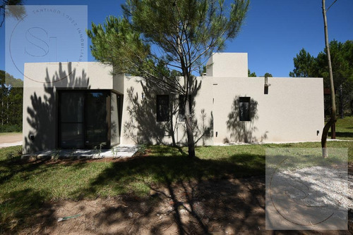 Casa En Venta Costa Esmeralda, Barrio Senderos 3