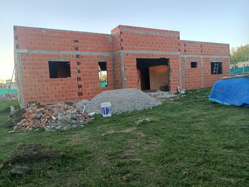 Imagen 1 de 14 de A Estrenar Con Pileta 4 Hab 210 M2 Altos Manzanares