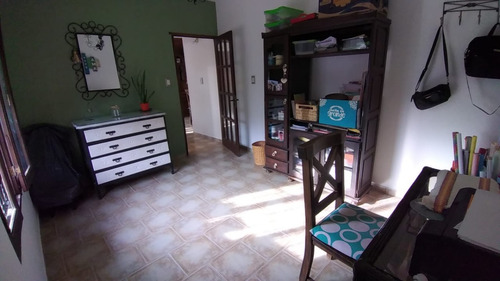 Linda Casa Familiar De 2 Pisos A Pocas Cuadras De La Ruta