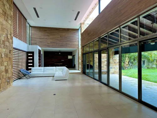 Residencia En Venta En Benito Juarez Norte Con Area De Fiestas Bar