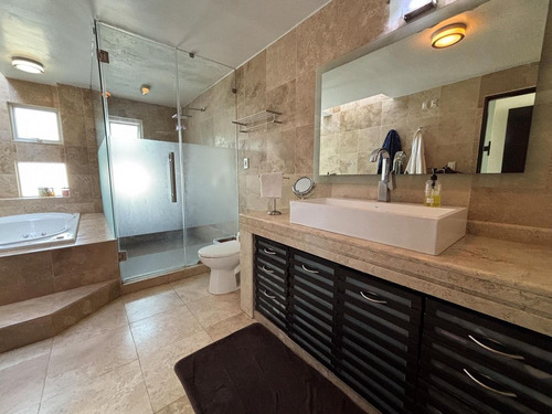 Casa En Venta En Claustros Del Sur. 8