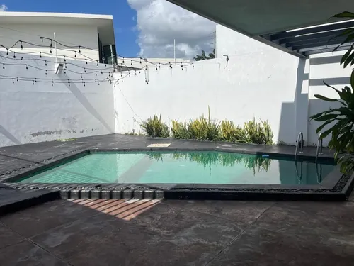 Casa En Venta En Merida F-21189, 3 Rec. Altabrisa, $10,500,000 Mn
