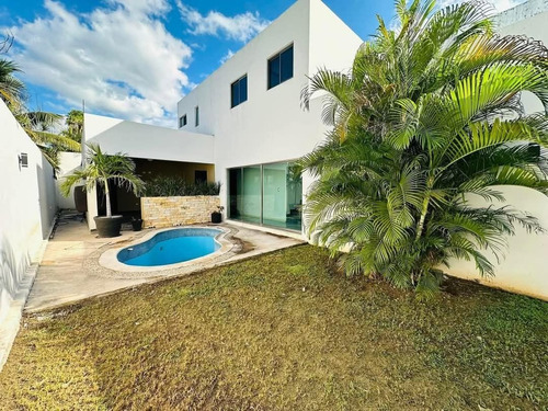 Casa En Venta Ubicada En Montebello Merida