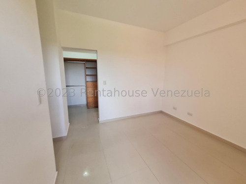 Imagen 15 de 30 de !! Ana Karina Ofrece Apartamento En Venta En Barquisimeto En El Triangulo Del Este Lara */* Akm
