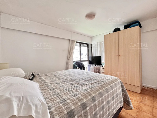 Apartamento De 4 Dormitorios Y Dependencia De Servicio, Península, Punta Del Este.