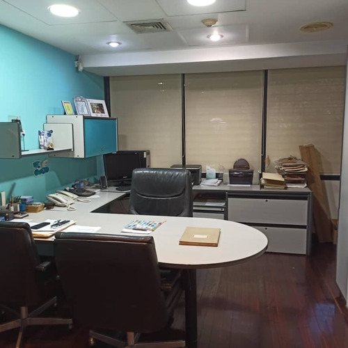Santa Eduviges Venta De Espectacular Galpón Estilo Local De 1.710,50 M2 De Construccion Y Terreno Aproximadamente
