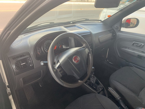 Imagem 7 de 15 de Strada 2018 Cab Estendida Completa Emplacada Sem Detalhes