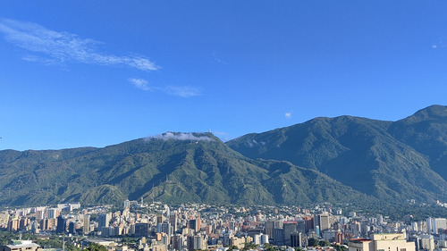 Alquiler Apartamento En Colinas De Bello Monte 2d 2b 2p