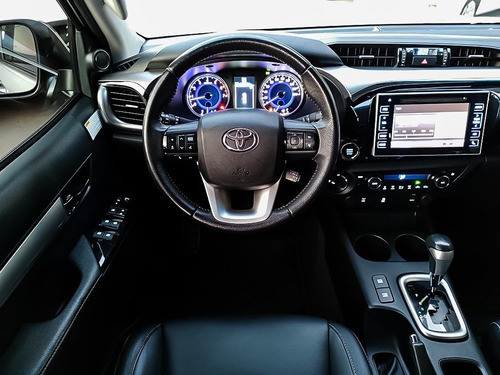 Imagem 11 de 15 de Toyota Hilux 2.7 Srv 4x4 Cd 16v 4p 2019
