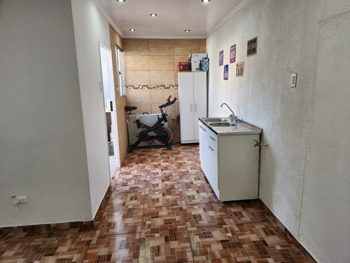 Imagen 13 de 25 de Hermosa Casa Remodelada - 143mts2. 3d + 3b. 2 Pisos. Terraza