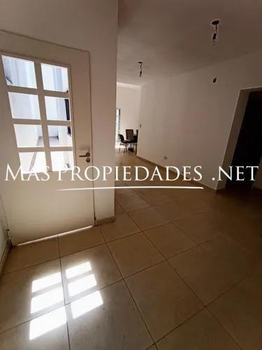 Imagen 6 de 18 de Casa En Venta De 5 Ambientes En Villa Luro