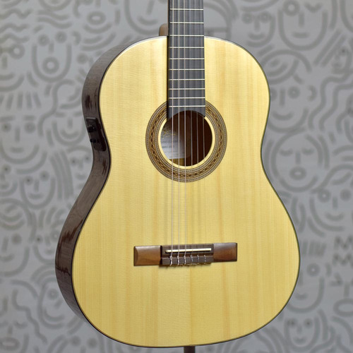 Violão Rozini Studio Rx210 Cordas De Nylon Eletroacústico Tampo Maciço Spruce Abeto Captação Fishman Clásica 2 Louro Preto Acabamento Brilhante Escala Em Roxinho Made In Brasil