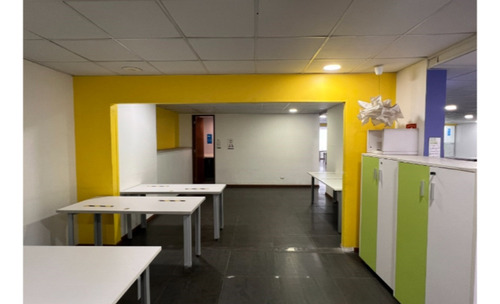 Local Comercial En Arriendo En Providencia 202,14 M2