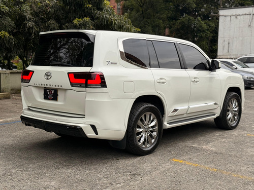 Toyota Land Cruiser 4.5 Imperial Lc200 Diésel