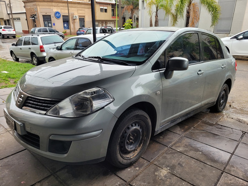 Nissan Tiida 1.8 Visia