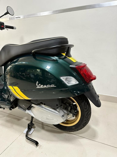 Imagen 6 de 15 de Vespa Super Racing Sixties 300 Scooter Retro Bbva Tasa 0 %