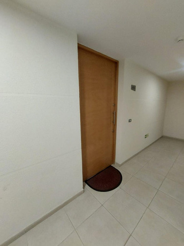 Venta Amplio Departamento Edificio Vista Albano, La Cisterna