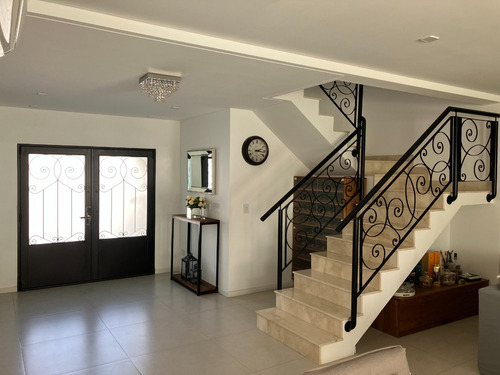 Imagen 2 de 16 de Venta De Casa Amoblada En Saint Thomas Oeste Canning
