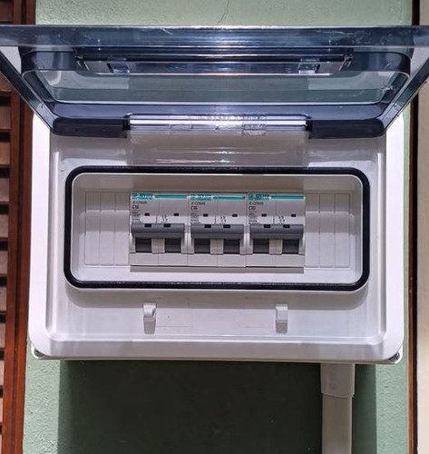 Técnico De Aire Acondicionado Y Electricidad Matriculado