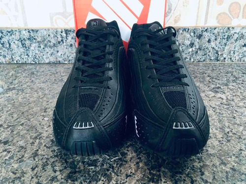 Shox R4 Preto Réplica Importada