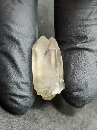 Cuarzo Fantasma Piramidal Clorita Maestro Gemelo Tantrico 4g