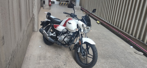 Bajaj V15