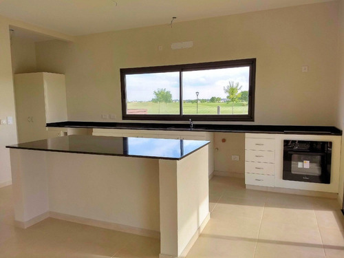 Imagen 6 de 10 de Casa Con Pileta En Venta Ubicado En Puertos, Escobar