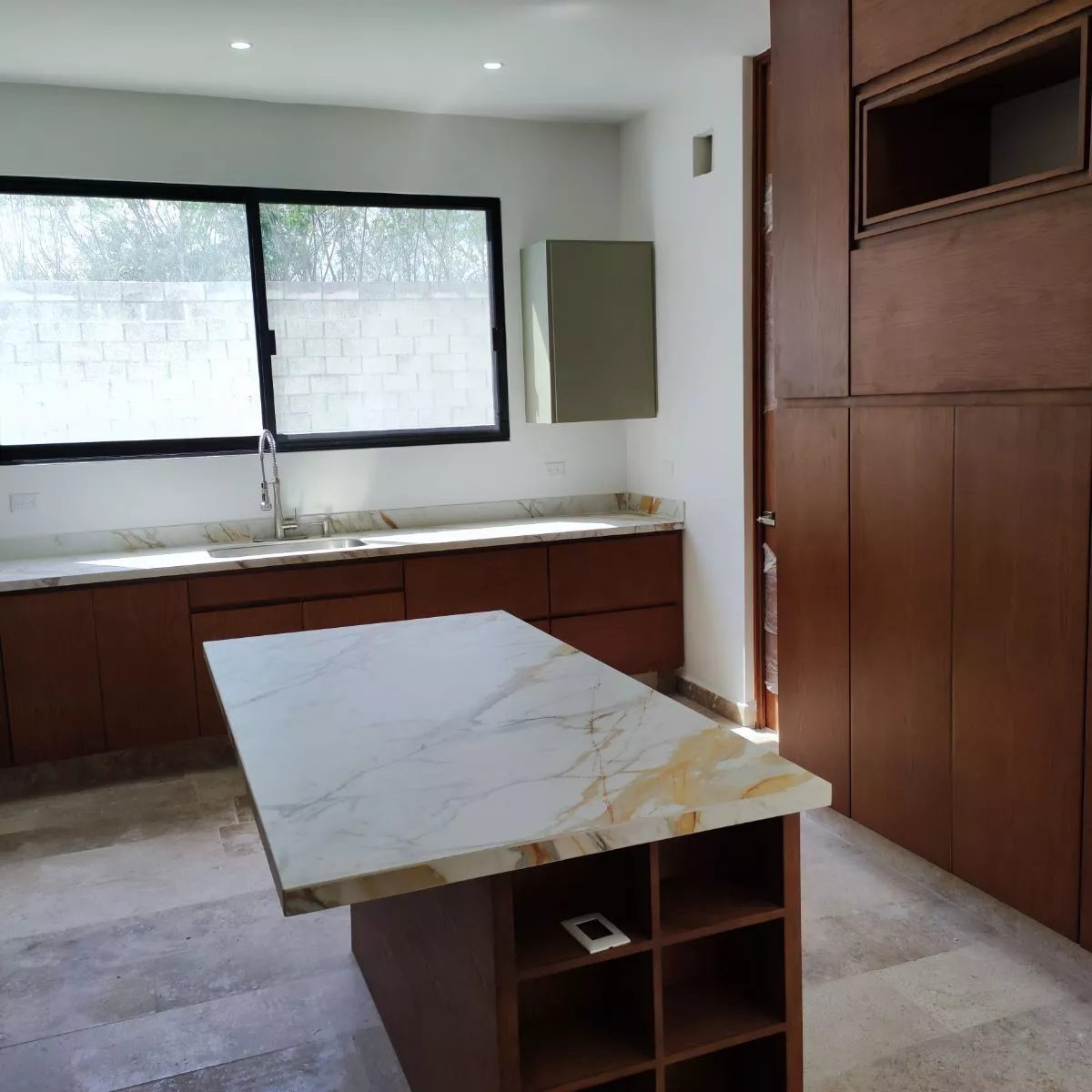 Casa Con Alberca En Privada En Venta - Zona Norte De Merida