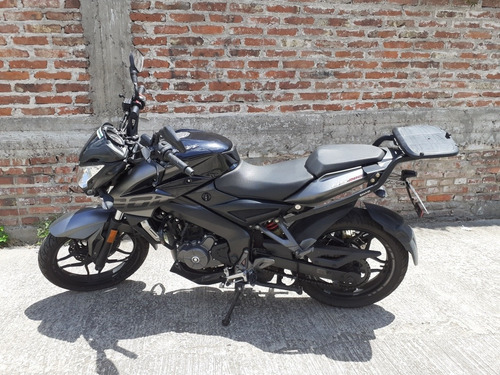 Rouser Ns 200