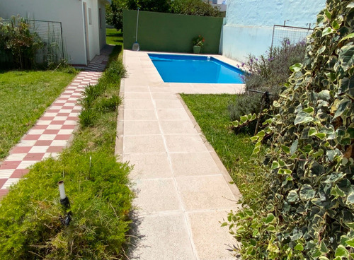 Casa 3 Dormitorios 2 Baños Tiene 2 Terrenos