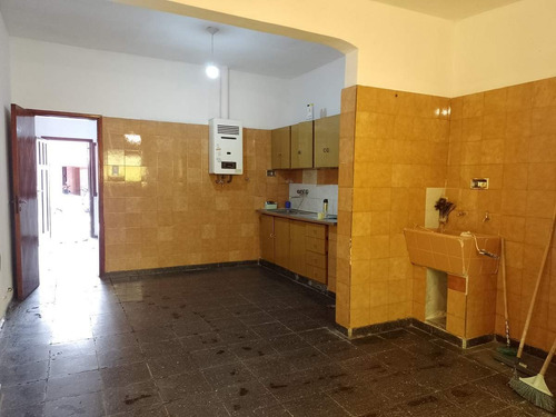 Imagen 5 de 17 de Casa 2 Dormitorios, Psj Vieytes 2281 B° Alto Alberdi