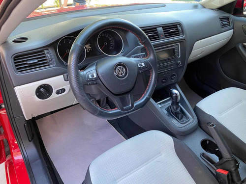 Imagen 15 de 15 de Volkswagen Jetta 2016 2.5 Comfortline At