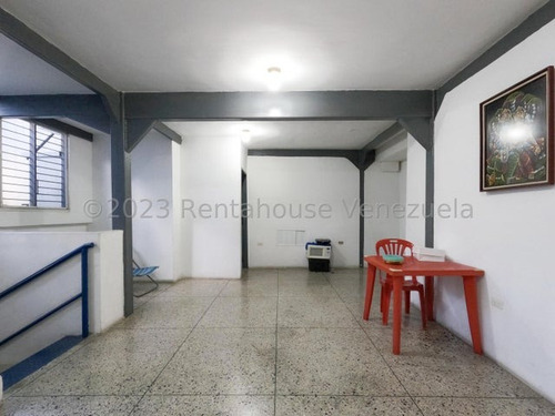 %# Edificio En Venta Con Grandes Oportunidades Para Invertir Al Centro- Este De Barquisimeto #$% Kenlimar Nieto 24-4370 &%$#