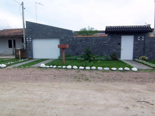 Imagem 3 de 21 de Casa Com Piscina, 3 Quartos Sendo 1 Suíte, 1 Vaga De Garagem No Coroados Em Guaratuba/pr - Imobiliária África - Ca0055 - 4710103
