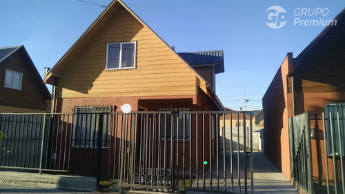 Venta De Casa 3d+2b+patio Escuadron Oriente.coronel,