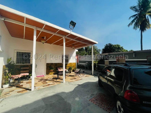 Oportunidad Casa En Venta En El Limon Maracay Economica Con Agua Seguridad Bien Ubicada Con Cane Parrillera Nela  24-18784