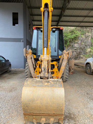 Imagem 1 de 11 de Jcb