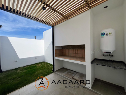 Rincones De Manantiales Duplex En Planta Baja Con 2 Dormitorios Venta