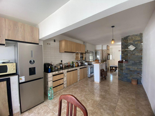 Vendo: Casa De 2 Dormitorios En Colón
