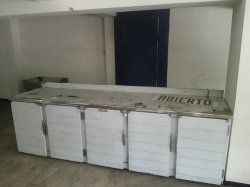 Mesa Refrigerada Marca Friger 5 Puertas Solidas