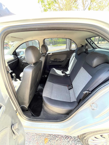 Imagen 9 de 10 de Volkswagen Gol Trend 2013 1.6 Pack I 101cv