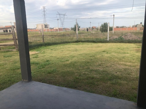 Hermosa Vivienda Con Pileta A La Venta Ubicada En Maximo Paz Moradas De Maximo.