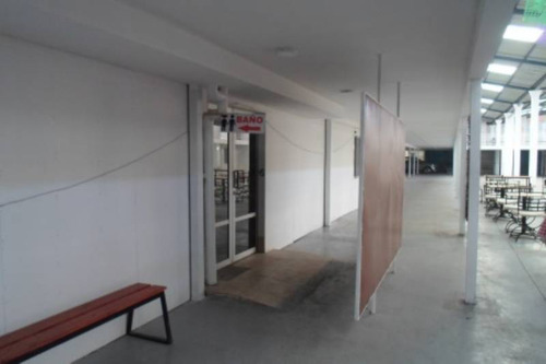 Patio De Comidas Nuevo En Barrio Franklin