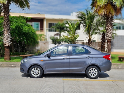 Imagen 2 de 12 de Ford Figo 2017 1.5 Titanium Sedan At
