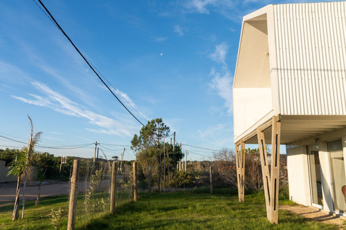 Casa En Venta De 3 Dormitorios En La Juanita