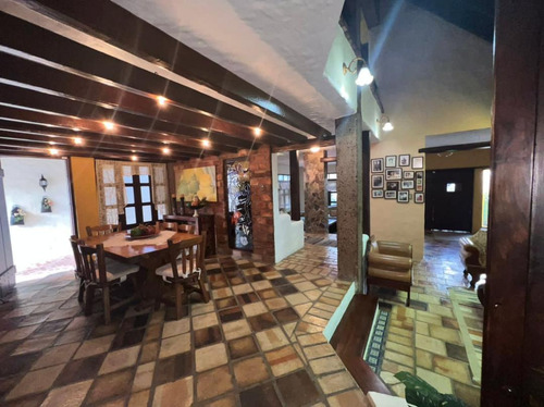 Imagen 3 de 20 de Se Vende Exclusiva Casa En Valle Arriba. Zp