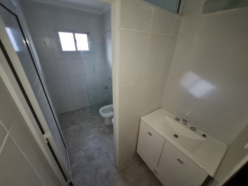 Imagen 21 de 30 de Casa Centrica En Venta En Avellaneda
