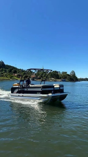 Lancha Pontoon F Boat 7500 - Fluvimar / Catamarã